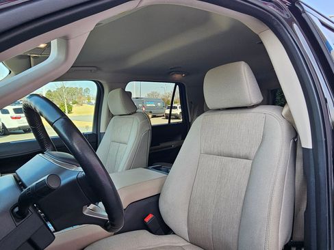 Used 2022 Ford Expedition Max XLT image 21