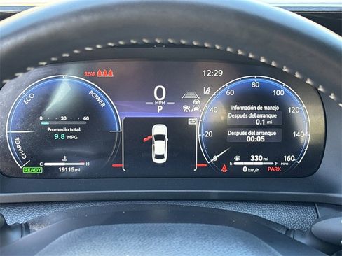 Certified 2025 Toyota Crown XLE image 30