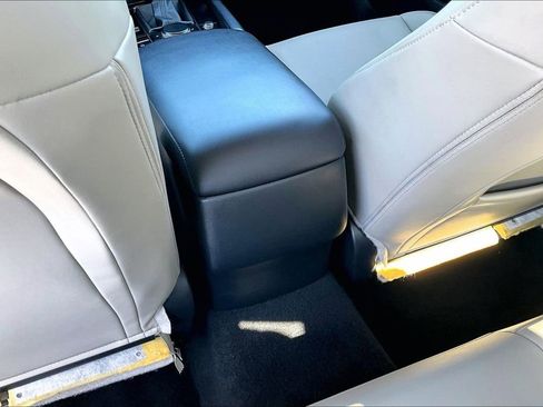 Used 2024 MAZDA MAZDA3 s image 33