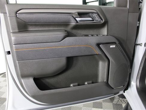 Used 2025 GMC Sierra 3500 AT4 image 17