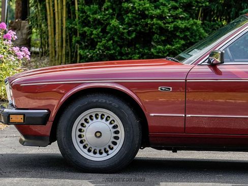 Used 1988 Jaguar XJ Vanden Plas RWD image 4