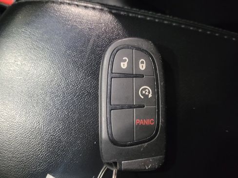 Used 2020 Jeep Cherokee Latitude Plus image 32