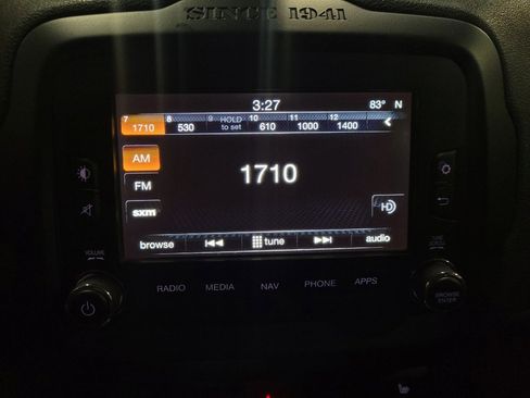 Used 2016 Jeep Renegade Latitude AWD/4WD image 25