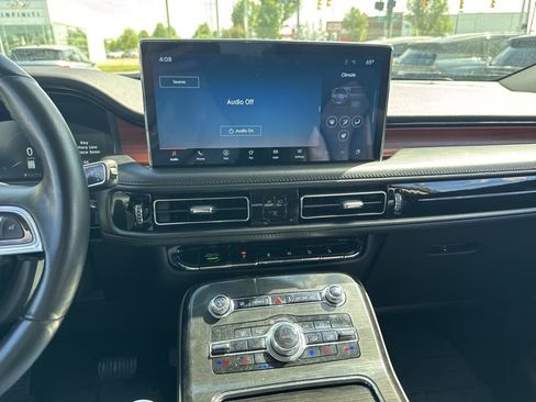 Used 2022 Lincoln Nautilus Reserve AWD/4WD image 11