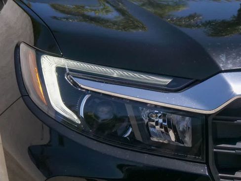 Used 2023 Honda Passport EX-L image 3