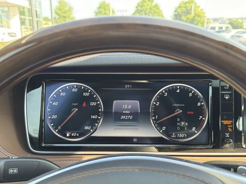 Used 2015 Mercedes-Benz S 550 Sedan image 26