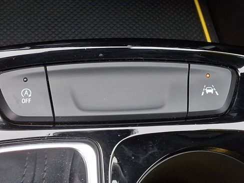 Used 2025 Chevrolet Trax ACTIV w/ Driver Confidence Package image 25