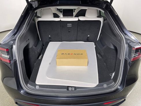 Used 2024 Tesla Model Y Long Range AWD/4WD image 10