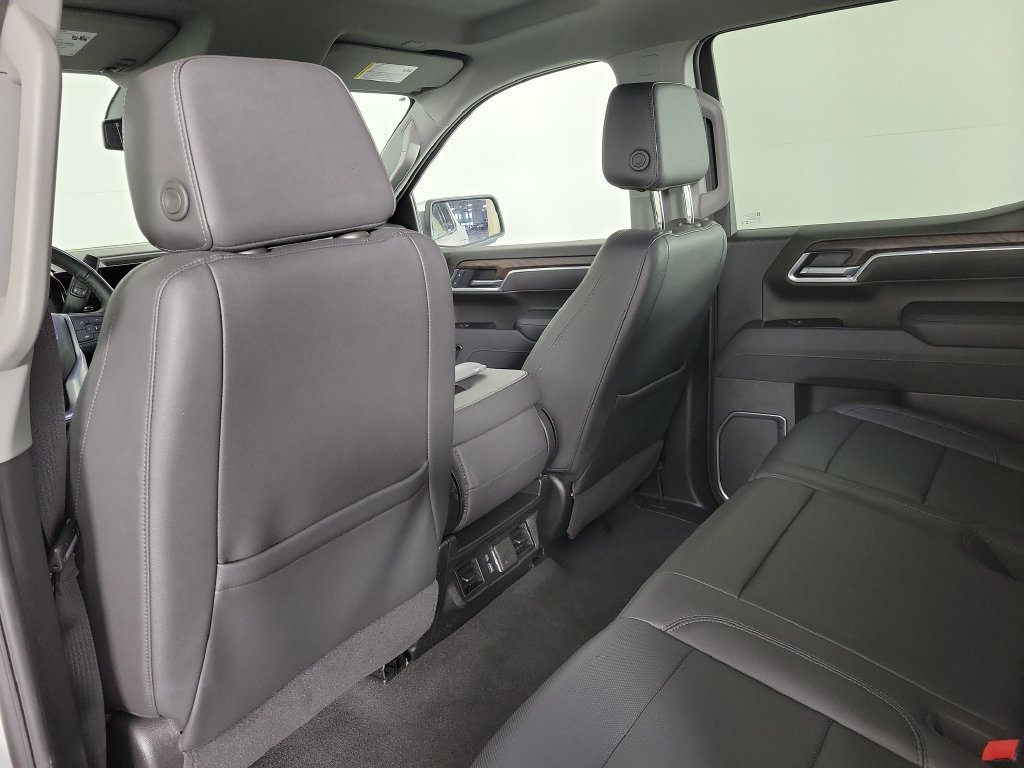 Used 2025 GMC Sierra 1500 SLT RWD image 10