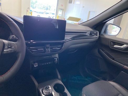 New 2025 Ford Escape ST-Line w/ Tech Pack #1 image 39