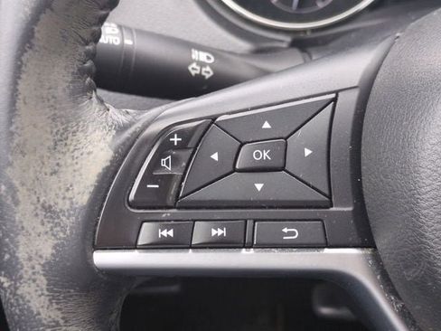 Used 2018 Nissan Rogue SV FWD image 24