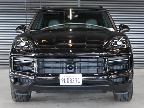 Certified 2025 Porsche Cayenne image 8