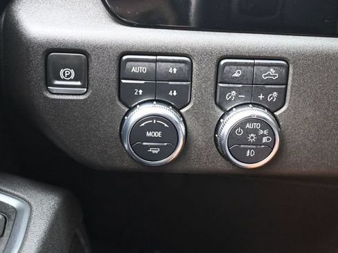 Used 2025 GMC Sierra 2500 SLT AWD/4WD image 14