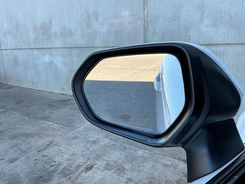 Used 2025 Toyota Corolla LE image 18