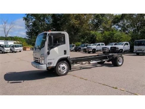 New 2025 Chevrolet Low Cab Forward 5500XG RWD image 4