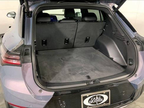 Used 2025 Chevrolet Equinox EV LT FWD image 4