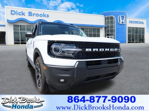 Used 2025 Ford Bronco Sport Outer Banks AWD/4WD image 1