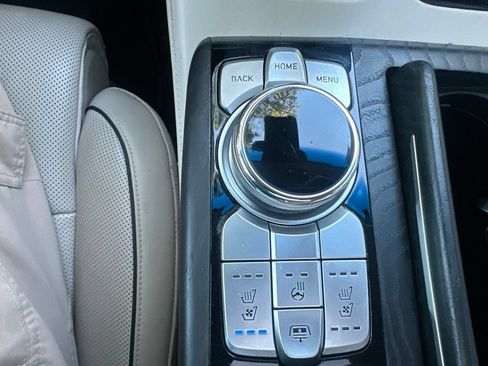 Used 2021 Genesis G90 3.3T Premium RWD image 27