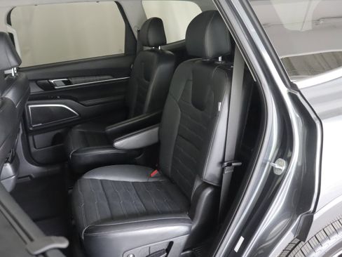 Used 2023 Kia Telluride SX Prestige AWD/4WD image 9