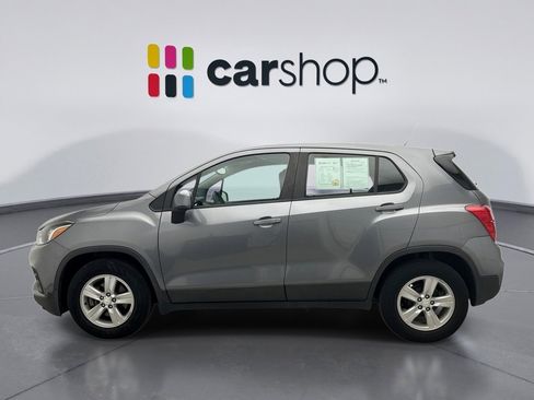 Used 2020 Chevrolet Trax LS image 2