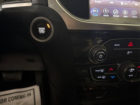Used 2018 Chrysler 300 Touring w/ Driver Convenience Group RWD image 36