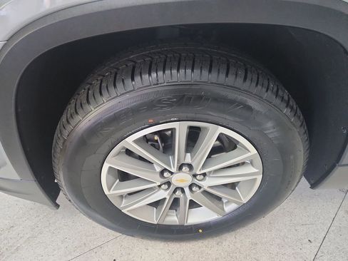 Used 2023 Chevrolet Traverse LT w/ LPO, Floor Liner Package AWD/4WD image 14