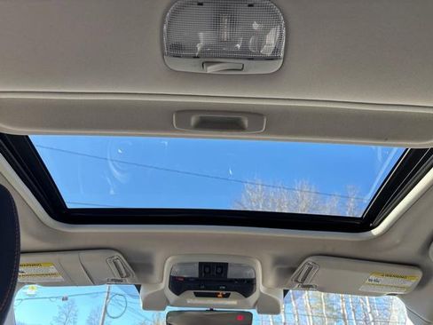 Used 2023 Subaru Crosstrek 2.0i Premium image 19