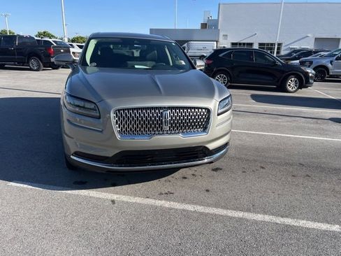 Used 2023 Lincoln Nautilus FWD image 5