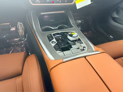 New 2026 BMW X7 M60i image 14