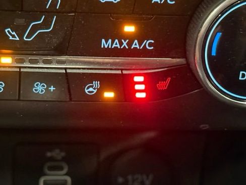 Certified 2024 Ford Escape Active AWD/4WD image 30
