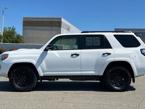Certified 2021 Toyota 4Runner Venture w/ Moonroof Package AWD/4WD image 9