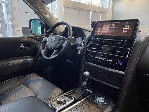 Used 2024 Nissan Armada Platinum w/ Captain's Chairs Package RWD image 37