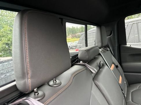 Used 2022 GMC Sierra 1500 AT4 w/ AT4 Preferred Package AWD/4WD image 16