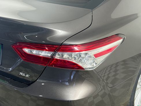 Used 2020 Toyota Camry XLE FWD image 34