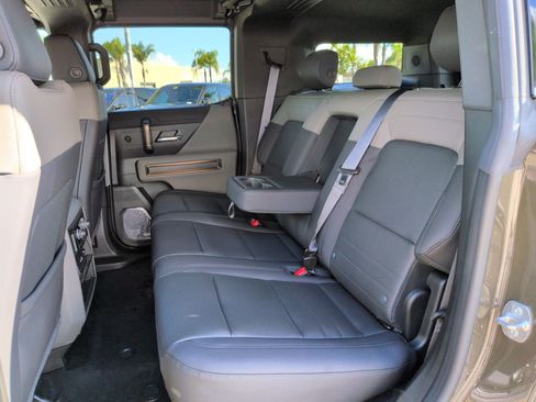 Used 2024 GMC Hummer EV 2X w/ Extreme Off-Road Package image 29