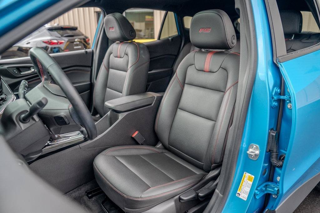 Used 2025 Chevrolet Trax RS w/ Sunroof Package FWD image 15