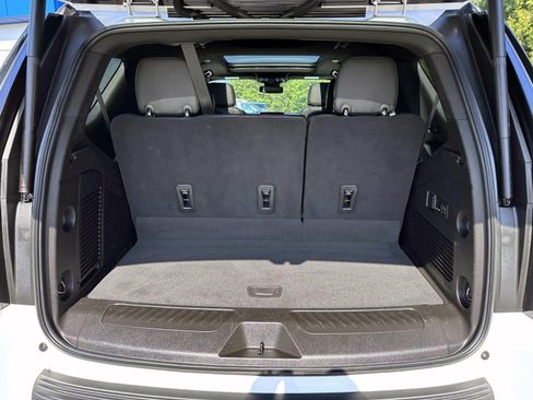 Used 2023 Chevrolet Tahoe LT w/ LT Signature Package AWD/4WD image 7