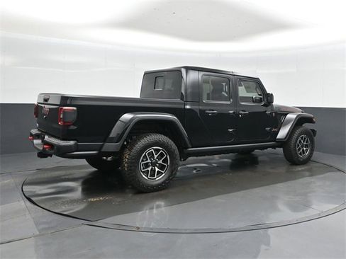 New 2025 Jeep Gladiator Rubicon image 4