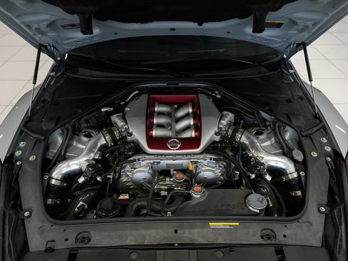 Used 2016 Nissan GT-R Premium AWD/4WD image 33