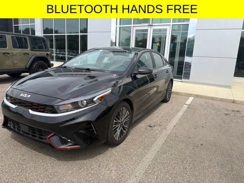 Used 2024 Kia Forte GT-Line w/ GT-Line Premium Package FWD image 3
