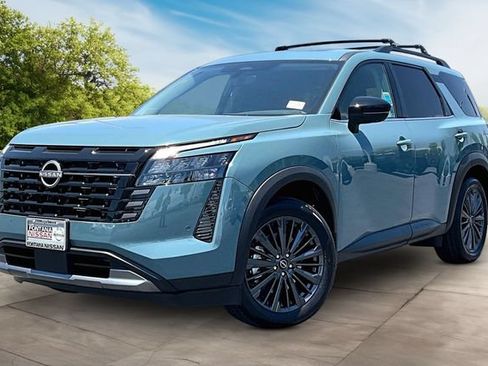 New 2026 Nissan Pathfinder SL w/ SL Premium Package (P04) FWD image 2