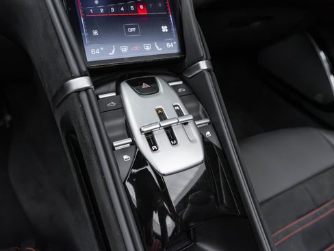 Used 2025 Ferrari Roma Spider RWD image 6