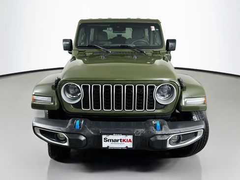 Used 2024 Jeep Wrangler Unlimited Sahara AWD/4WD image 2