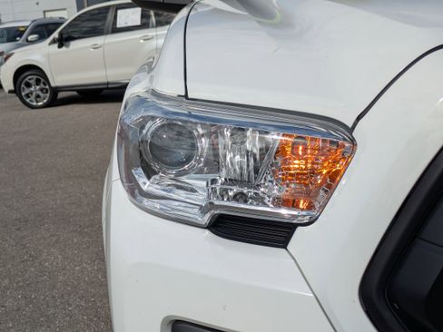 Used 2022 Toyota Tacoma SR image 10