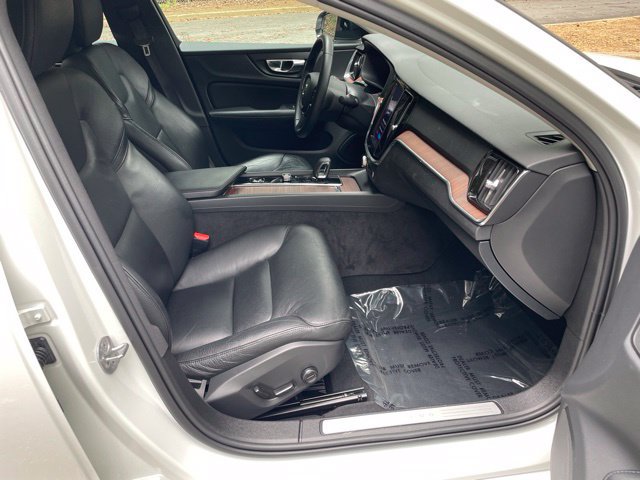 Certified 2023 Volvo S60 B5 Plus AWD/4WD image 13