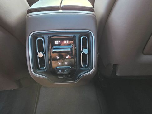 Used 2022 Aston Martin DBX image 26