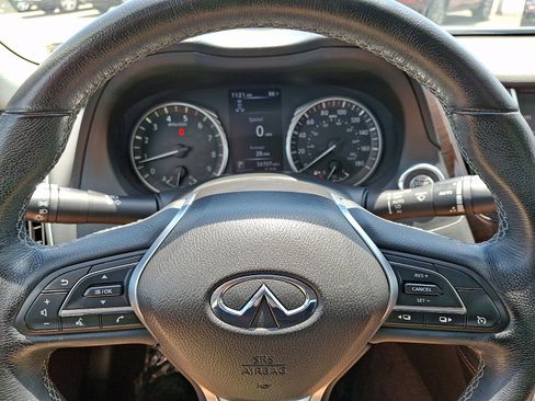 Used 2019 INFINITI Q50 Luxe w/ Essential Package (3.0T Luxe) AWD/4WD image 19
