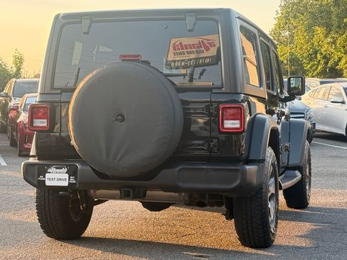 Used 2018 Jeep Wrangler Unlimited Sport S AWD/4WD image 5