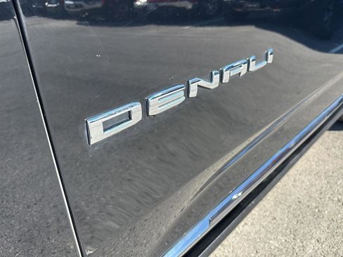 Used 2024 GMC Yukon Denali Ultimate AWD/4WD image 13