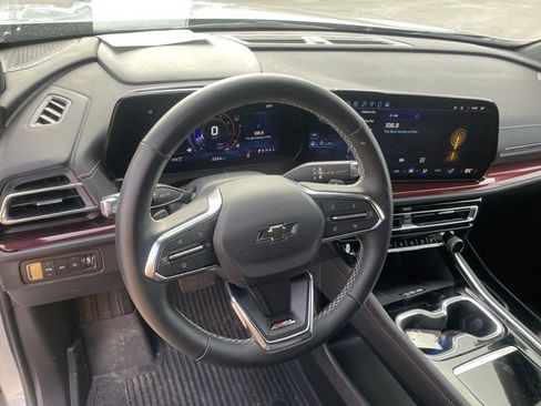 Used 2025 Chevrolet Traverse Z71 w/ Driver Confidence Package image 31